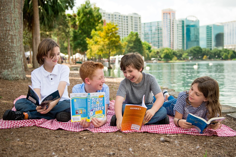 PJ Library kids reading and having fun